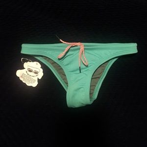 NWT Jolyn Brazil Bottoms, Seafoam, Small